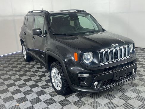 Used 2023 Jeep Renegade Latitude w/ Premium Group AWD/4WD image 5