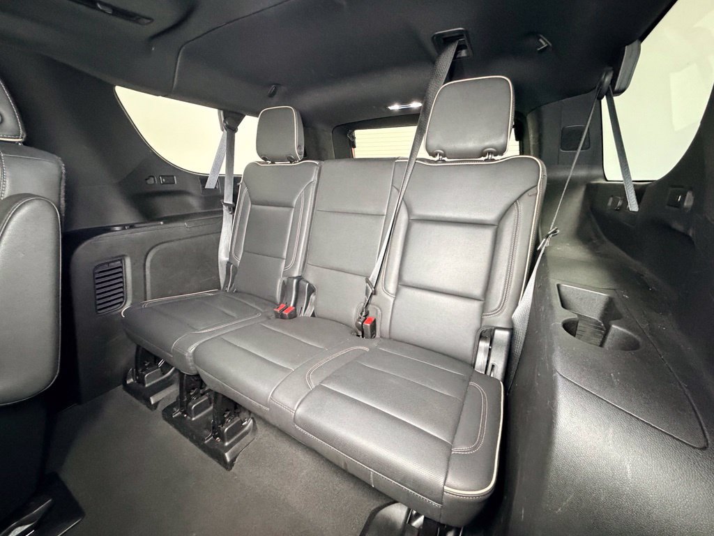 Used 2024 GMC Yukon XL SLT w/ SLT Luxury Package AWD/4WD image 6