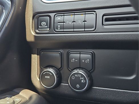 Used 2024 Chevrolet Tahoe LT RWD image 15