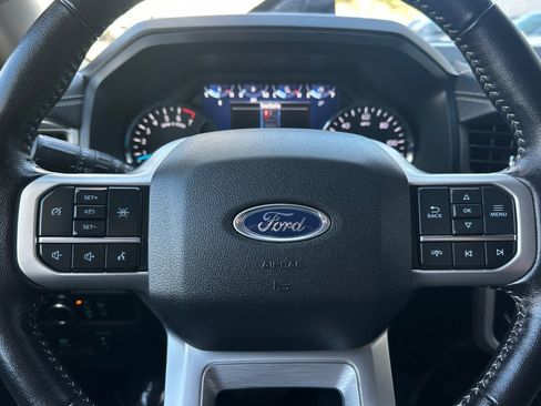 Used 2024 Ford Expedition XLT image 24