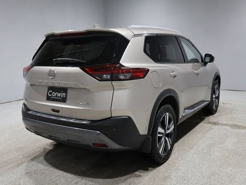 Used 2023 Nissan Rogue SL w/ SL Premium Package image 2