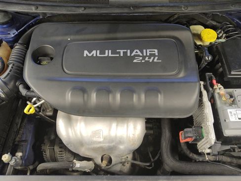 Used 2017 Chrysler 200 Limited Platinum FWD image 30