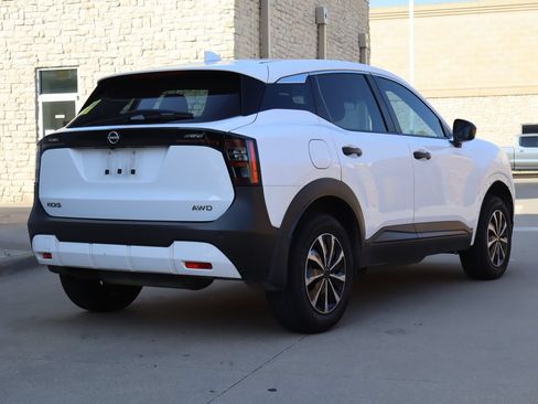 Used 2025 Nissan Kicks S AWD/4WD image 3
