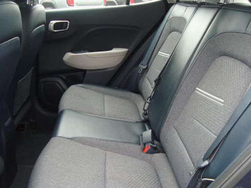Used 2023 Hyundai Venue Limited w/ Cargo Package FWD image 19