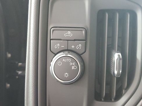 Used 2022 Chevrolet Silverado 1500 Custom image 26