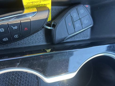 Used 2025 Chevrolet Equinox LT w/ Convenience Package II FWD image 13