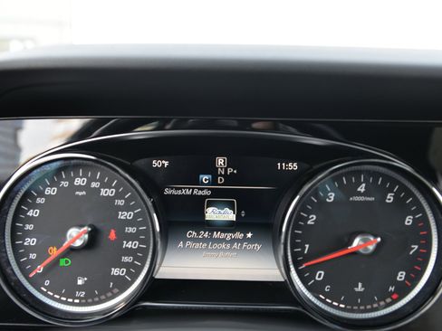 Used 2017 Mercedes-Benz E 300 4MATIC image 32