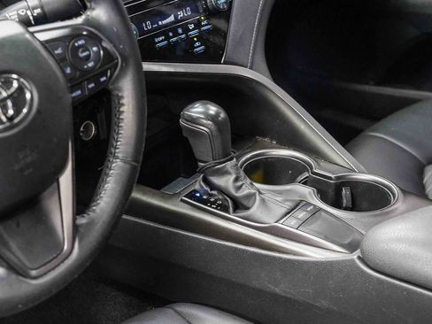 Used 2022 Toyota Camry SE w/ Convenience Package FWD image 23
