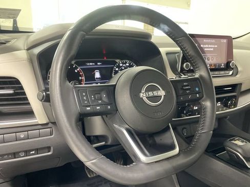 Used 2024 Nissan Rogue SV w/ SV Premium Package AWD/4WD image 14