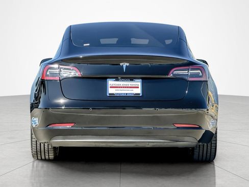 Used 2021 Tesla Model 3 Standard Range Plus image 4