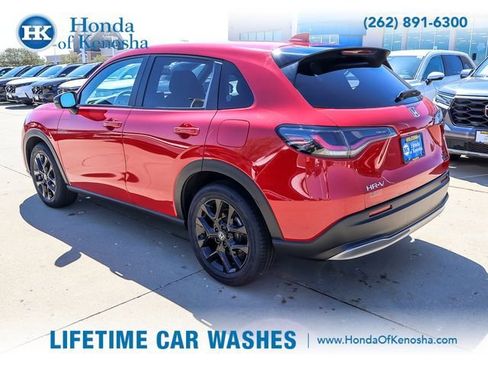 Used 2025 Honda HR-V Sport image 3