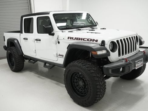 Used 2021 Jeep Gladiator Rubicon w/ Trailer Tow Package image 3