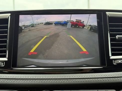 Used 2022 Chrysler Pacifica Touring-L FWD image 30