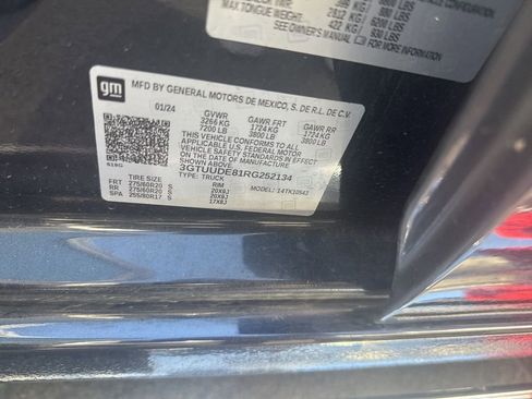 Used 2024 GMC Sierra 1500 SLT w/ SLT Premium Plus Package image 4