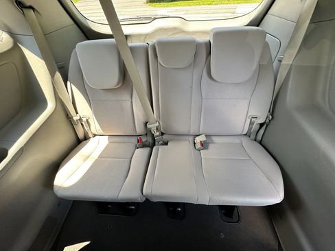 Used 2019 Kia Sedona LX FWD image 31