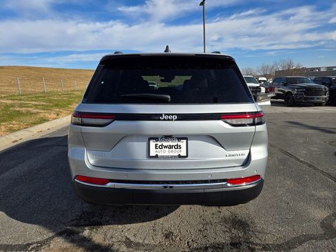 New 2025 Jeep Grand Cherokee Limited image 5