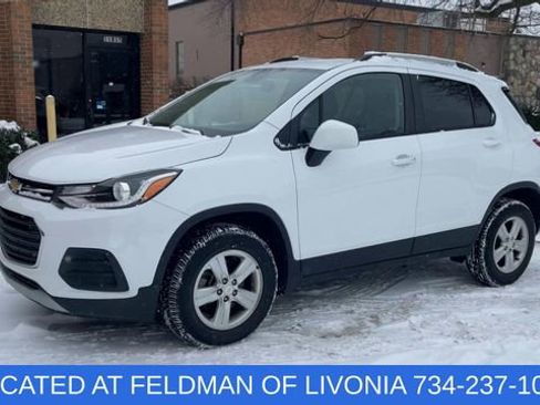 Certified 2022 Chevrolet Trax LT w/ LT Convenience Package image 4