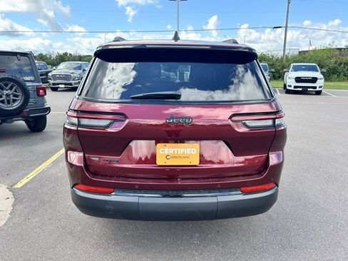 Certified 2022 Jeep Grand Cherokee L Laredo image 4
