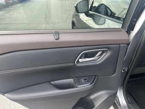 Used 2021 Nissan Rogue SL FWD image 18