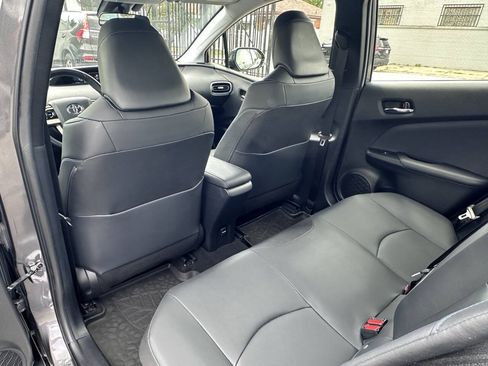 Used 2017 Toyota Prius Three Touring FWD image 35