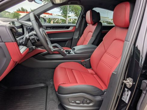 New 2026 Porsche Cayenne Coupe AWD/4WD image 5