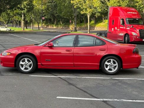 Used 2002 Pontiac Grand Prix GTP image 2