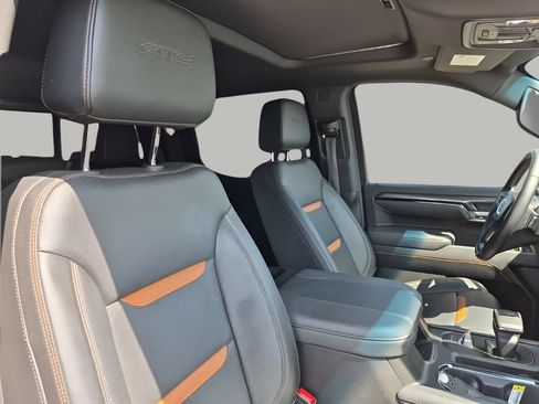Used 2025 GMC Sierra 1500 AT4 w/ AT4 Premium Package AWD/4WD image 18