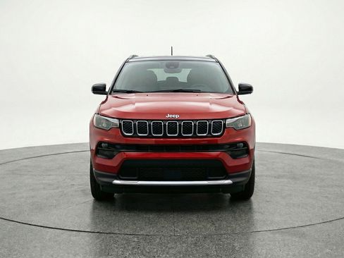 Used 2025 Jeep Compass Limited AWD/4WD image 2