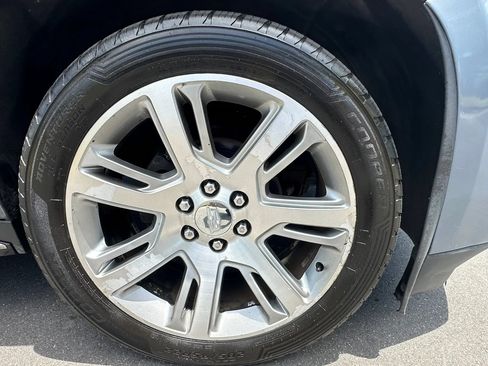 Used 2016 Cadillac Escalade ESV Luxury AWD/4WD image 22