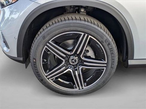 Used 2026 Mercedes-Benz GLC 300 image 11