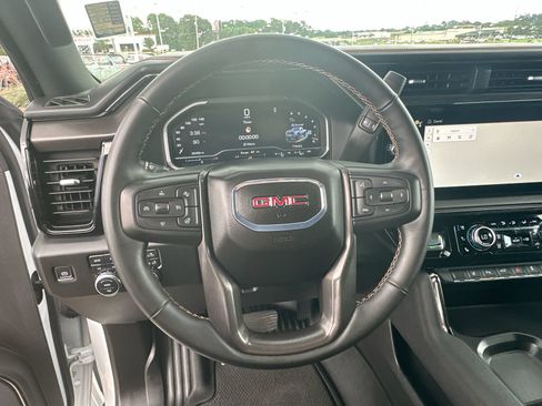 Used 2024 GMC Sierra 2500 AT4 w/ Technology Package AWD/4WD image 14