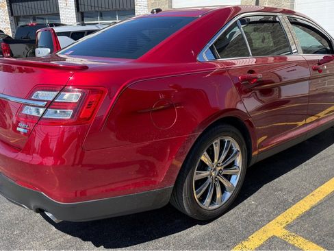Used 2013 Ford Taurus SEL image 2