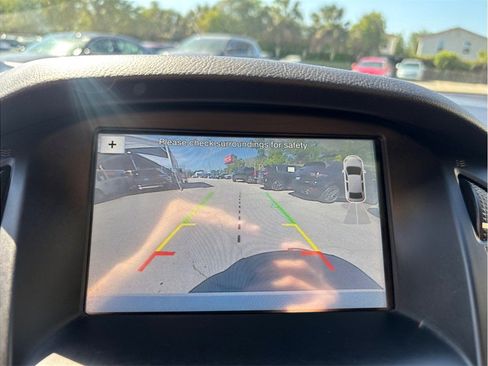 Used 2017 Ford Focus SEL image 23