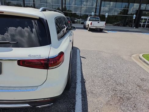 Used 2020 Mercedes-Benz GLS 450 4MATIC image 9