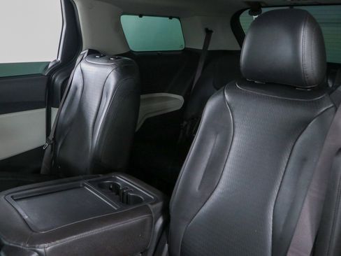 Used 2024 Kia Carnival SX Prestige FWD image 27