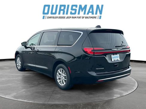New 2026 Chrysler Pacifica Select FWD image 4