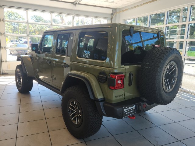 Certified 2026 Jeep Wrangler Unlimited Rubicon AWD/4WD image 9