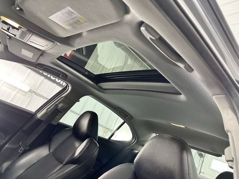 Used 2016 Acura TLX w/ Technology Package image 19