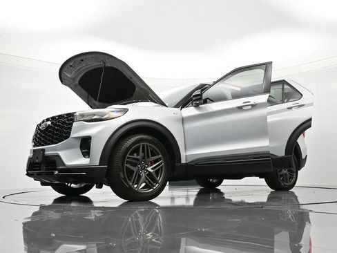 New 2026 Ford Explorer ST-Line w/ ST-Line Street Pack RWD image 51