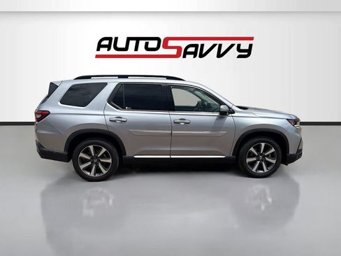 Used 2024 Honda Pilot Elite image 8
