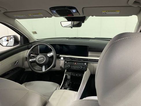Used 2025 Hyundai Tucson SE FWD image 15