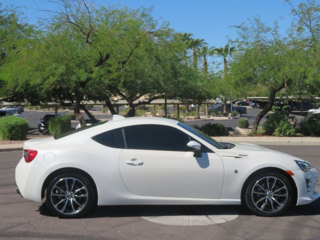 Used 2020 Toyota 86 RWD image 3
