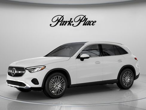 Certified 2026 Mercedes-Benz GLC 300 image 2