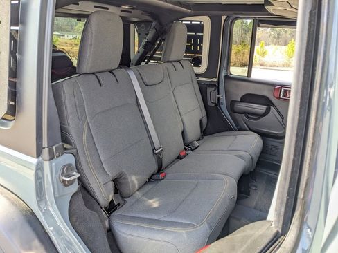 Used 2025 Jeep Wrangler Willys image 44