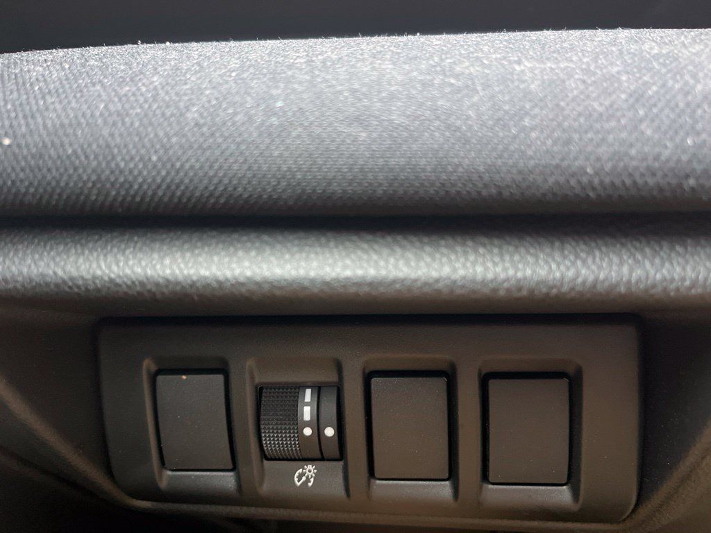 Used 2025 Subaru Outback AWD/4WD image 20