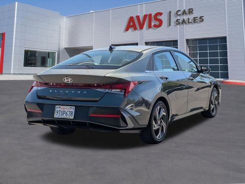 Used 2025 Hyundai Elantra SEL FWD image 6