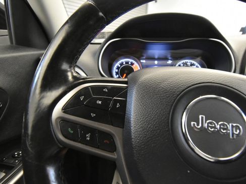 Used 2019 Jeep Cherokee Limited AWD/4WD image 26