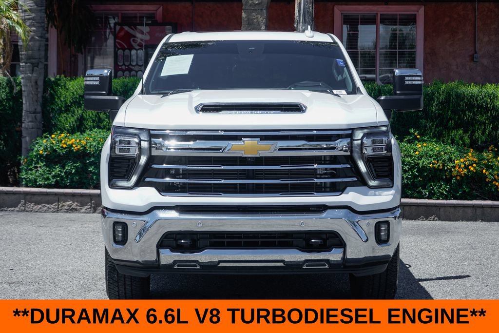 Used 2025 Chevrolet Silverado 2500 LTZ w/ LTZ Premium Package AWD/4WD image 3