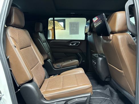Used 2021 Chevrolet Suburban High Country image 20