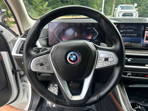 Used 2023 BMW X7 xDrive40i w/ Premium Package AWD/4WD image 35